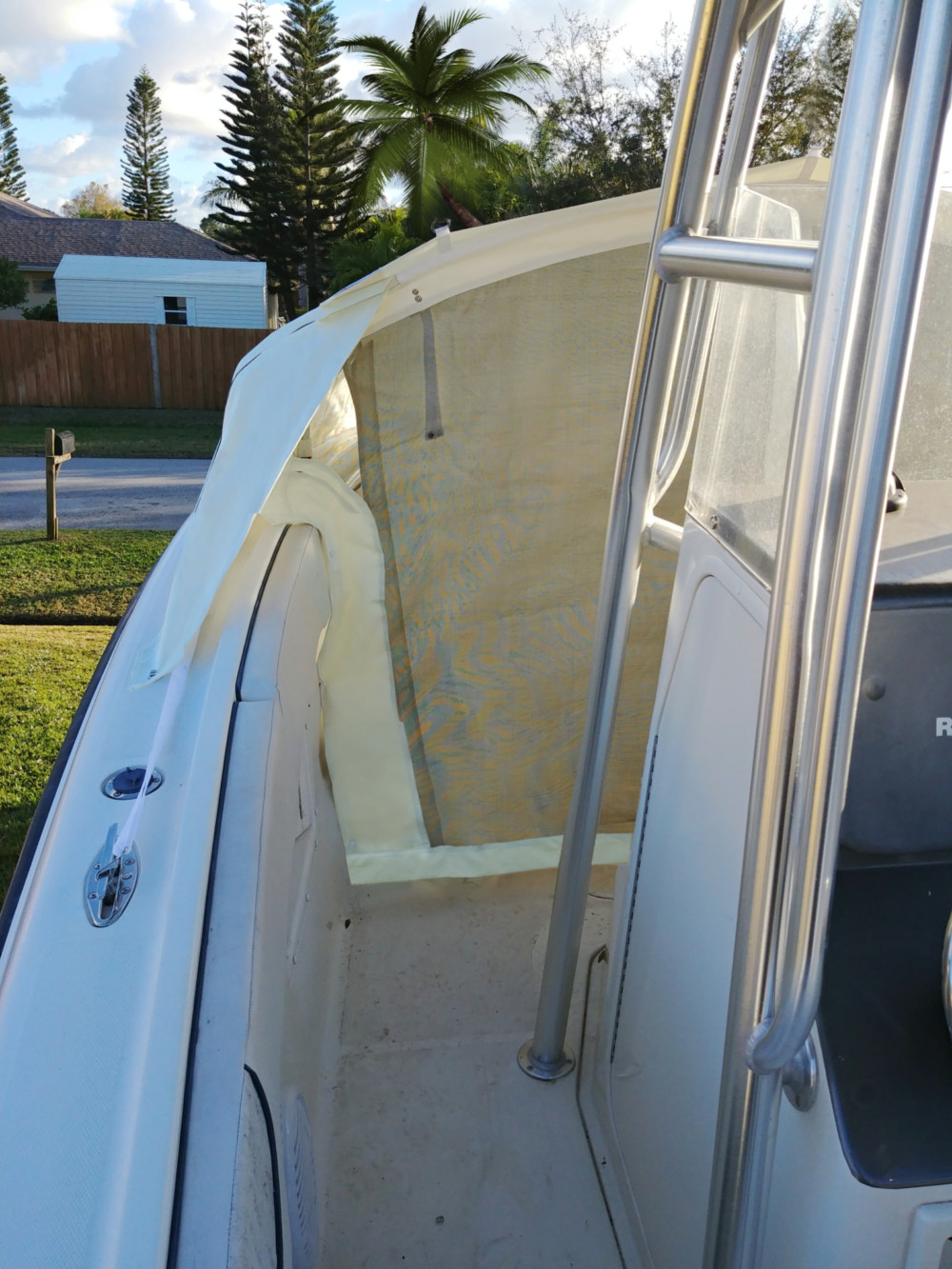 Download Hydra-Sports 2600 Vector center console fishing boat ...