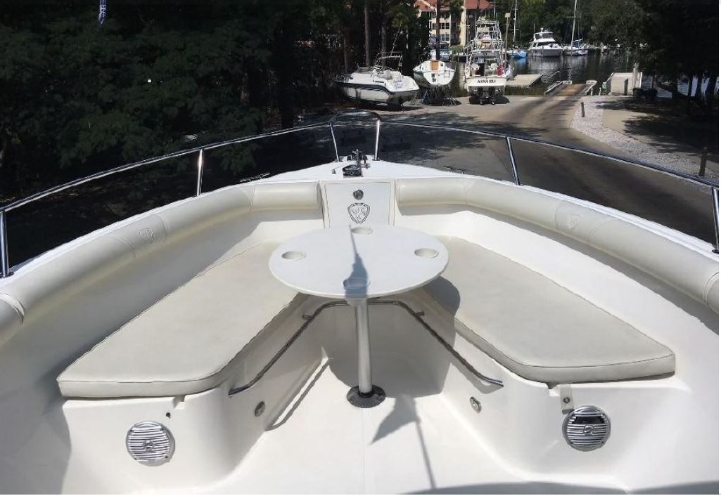 Century 3000 CC bow dodger boat tent for family cruise, Century 2900 CC