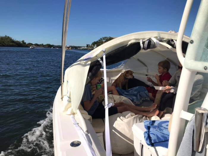 Everglades 243 CC center console fishing boat shade bow tent bow dodger