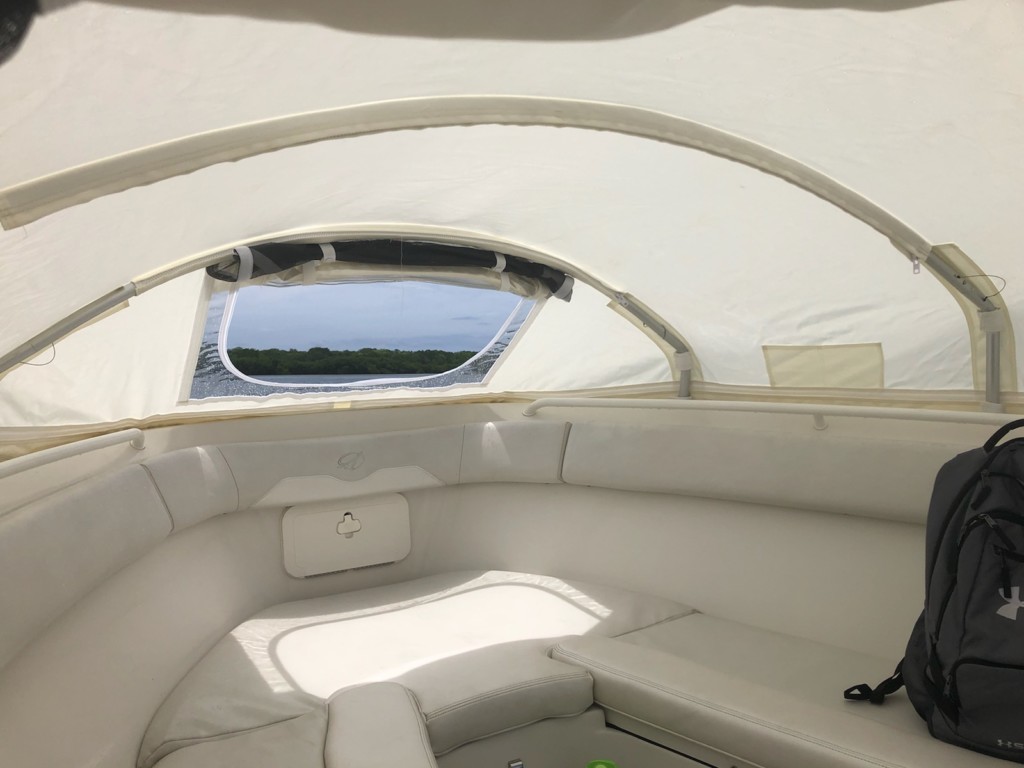 Sailfish 270 CC Sailfish 2880 center console boat, Sailfish 290 CC bow