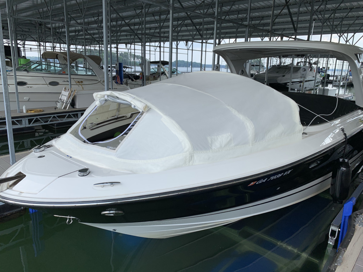 Sea Ray SLX 310 Bowrider boat bow dodger bow marine umbrella tent